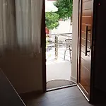 Ethra Luxury דירה
