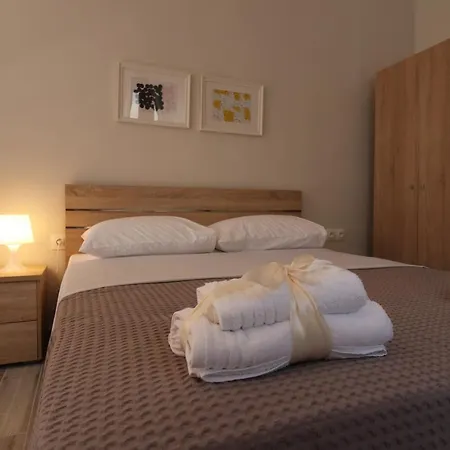 Ethra Luxury Apartament *